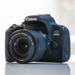 CANON EOS 800D