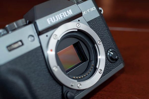 Fujifilm X-T3, X-T30 có cảm biến APS-C X-Trans BSI CMOS 26,1MP