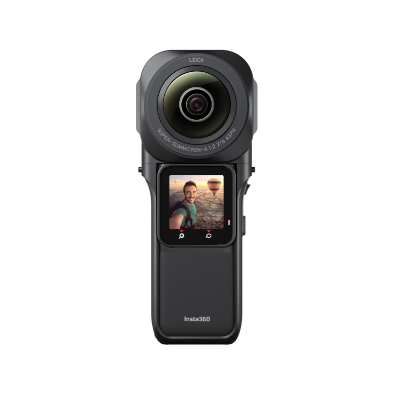 Camera Insta360 với cảm biến 1 inch là sản phẩm kế hợp với thương hiệu máy ảnh Leica nổi tiếng