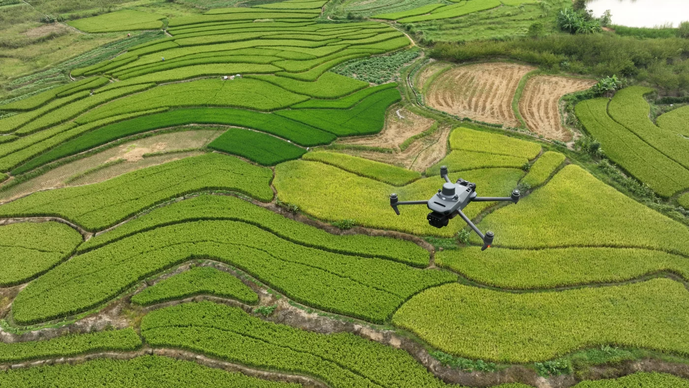 DJI Mavic 3M chiếc drone phục vụ khảo sát và quan trắc nông nghiệp tối tân hiện nay của DJI (nguồn: DJI.com)