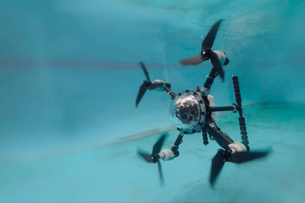 Drone có thể lặn dưới nước
