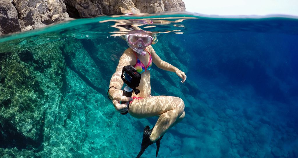 Sử dụng GoPro làm máy ảnh - 04 -Để đảm bảo chất lượng hình ảnh khi chụp ảnh bằng GoPro dưới nước - hãy duy trì độ sâu không quá 5 mét