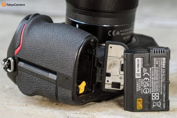 Pin của Nikon Z8