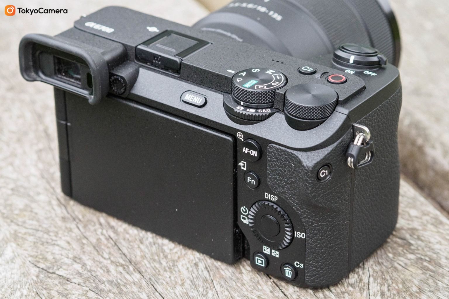 Review Sony A6700 - Chiếc Máy Crop Khiến Bạn Phải Mê Mẩn