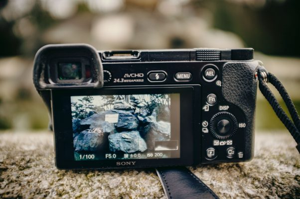 phím điều hướng máy ảnh sony a6000