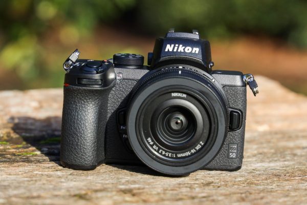 Z50 sử dụng pin lithium-ion EN-EL25 cho phép máy ảnh có thể chụp được khoảng 300 bức ảnh