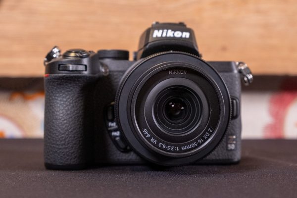 Nikon Z50 sử dụng cảm biến CMOS 20,9MP