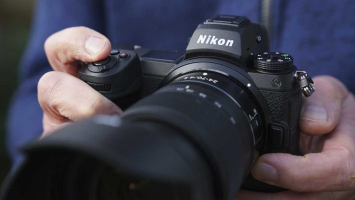 Nikon Z7 II sử dụng cảm biến BSI CMOS 45,7MP có độ phân giải cao