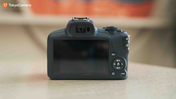 Review Canon EOS R100