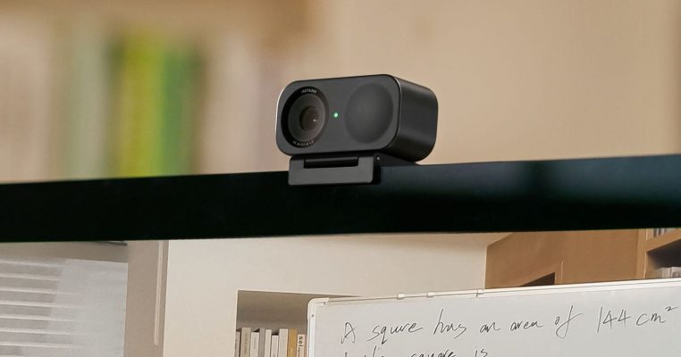 insta360 Link 2 và Link 2C