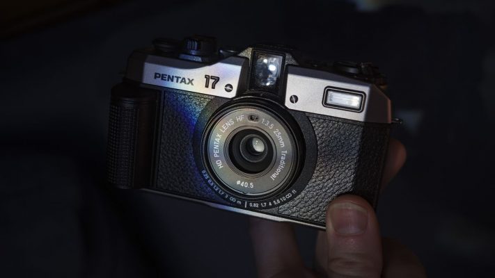 Review Pentax 17