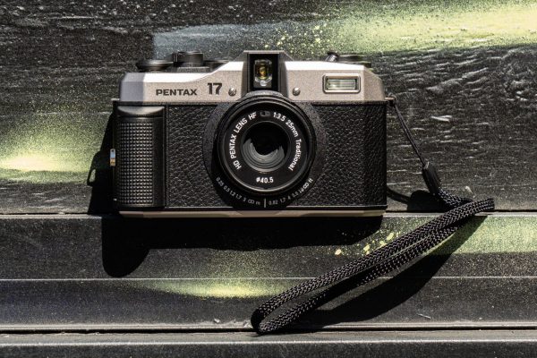 Review Pentax 17