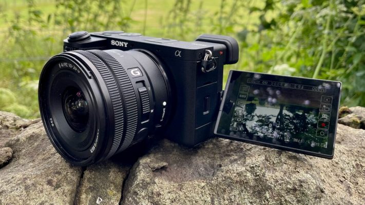 Câu hỏi về Sony A6700