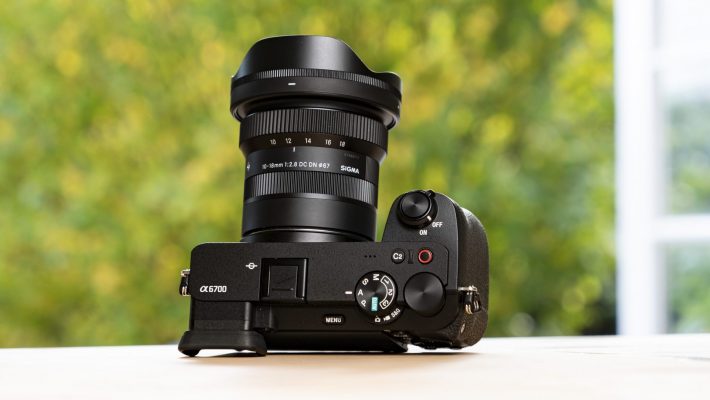 Câu hỏi về Sony A6700