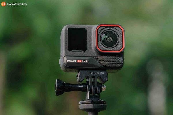 Insta360 Ace Pro 2 có thiết kế nhỏ gọn và chắc chắn