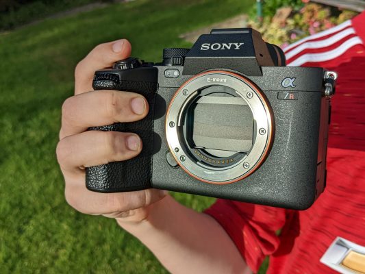 Câu Hỏi Về Sony A7R V