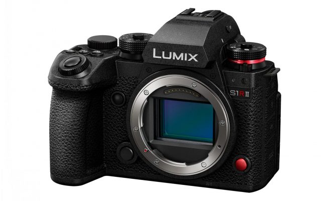 Ra Mắt Panasonic S1R II