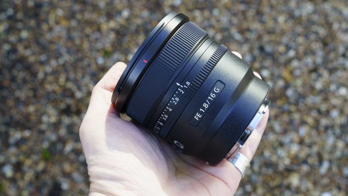 Sony FE 16mm f/1.8 G có thiết kế nhỏ gọn