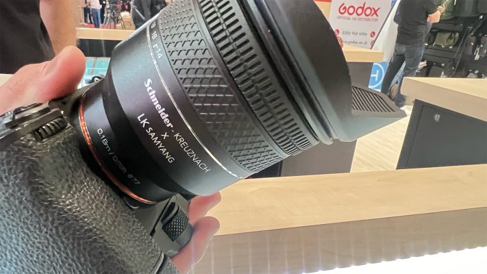 samyang kết hợp cùng schneider-kreuznach tạo ra ống kính 14-24mm f/2.8 fe