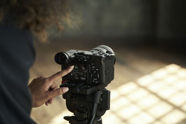 Sony FX2 có khả năng chụp hình tĩnh ấn tượng