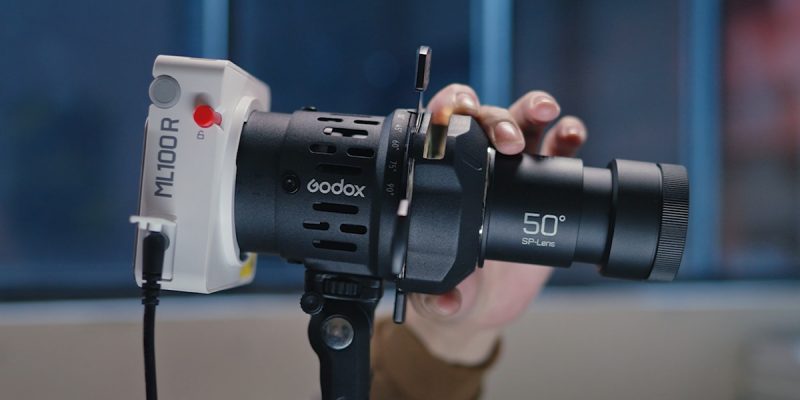 Review Đèn LED RGB Godox ML100R