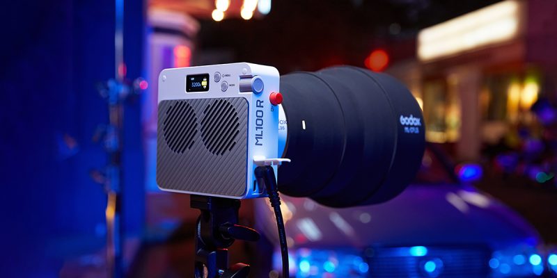 Review Đèn LED RGB Godox ML100R