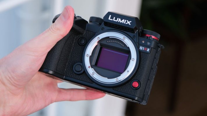 Firmware Mới Trên Panasonic Lumix S1R II