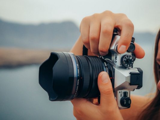 ra mắt OM System OM-5 Mark II