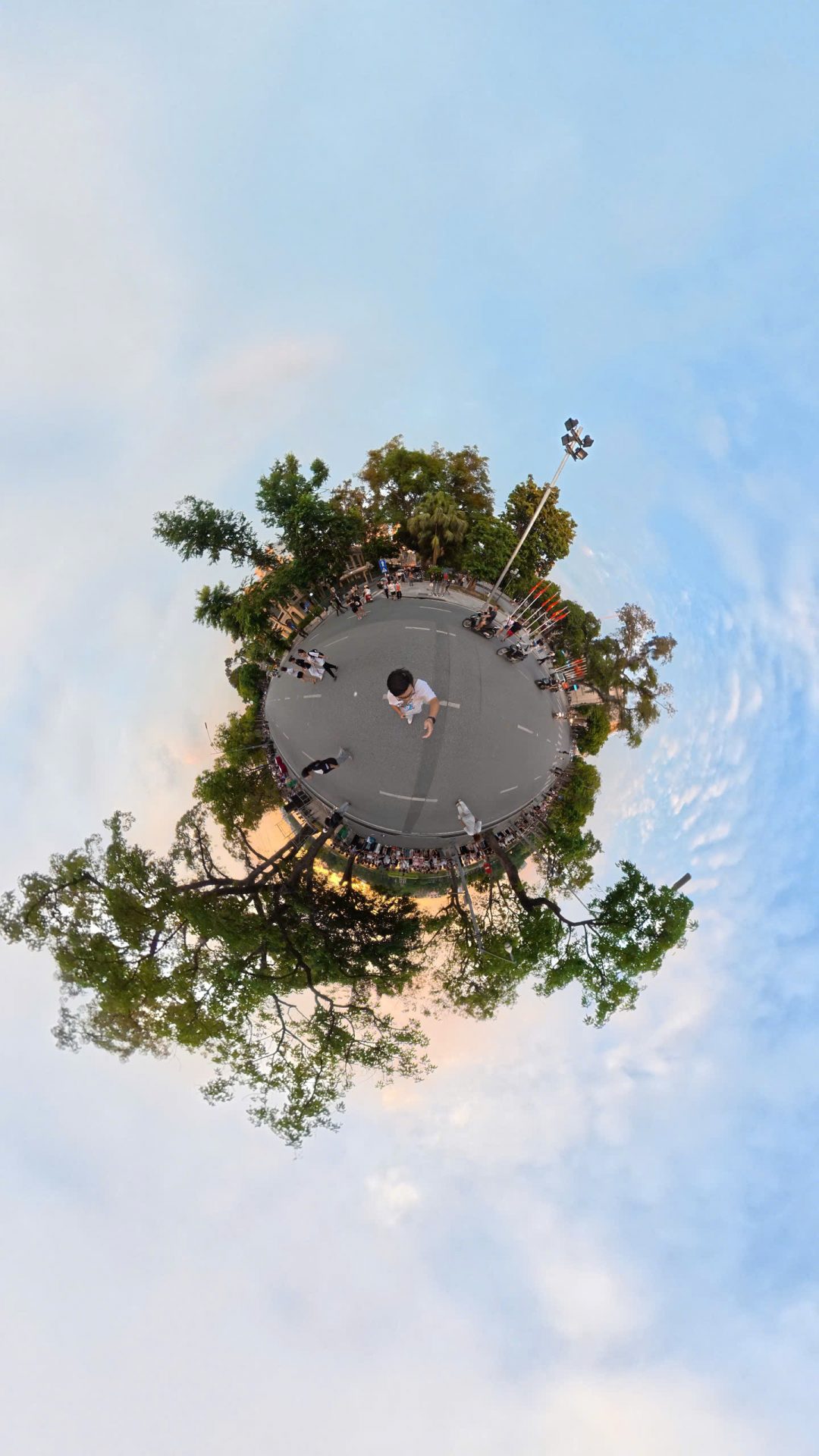 DJI Osmo 360 Và Insta360 X5