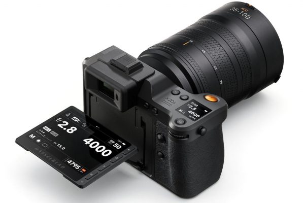 ra mắt Hasselblad X2D II 100C