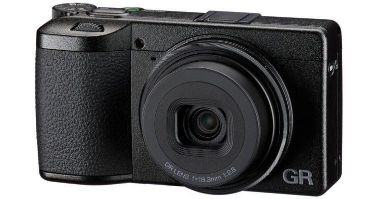 ra mắt Ricoh GR IV