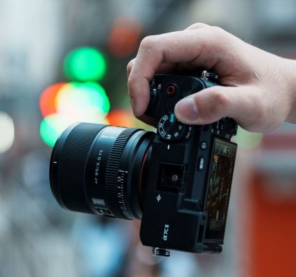 ra mắt Viltrox 85mm f/2 Evo