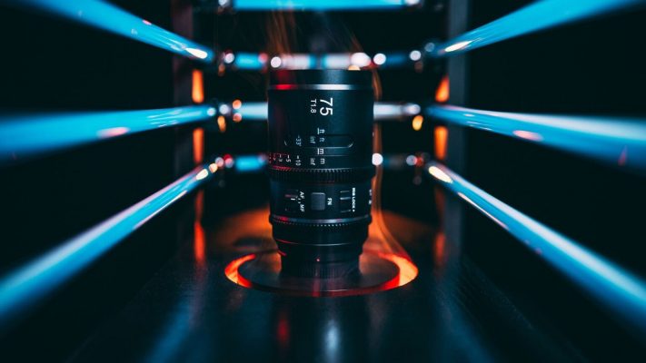 ra mắt Sirui Astra 1.3x Anamorphic