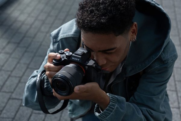 ra mắt Sony FE 28-70mm f/3.5-5.6 OSS II