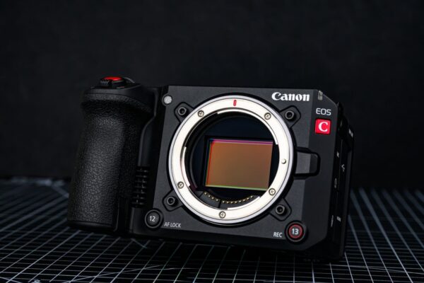 Canon EOS C50 có chứng nhận Netflix