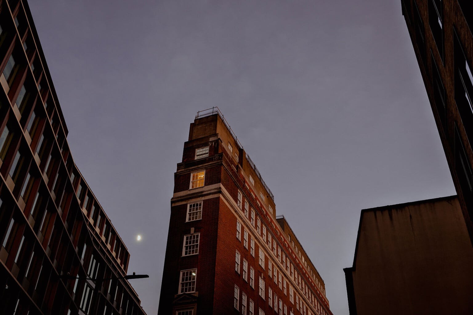 Ra Mắt Nikon 24-105mm f/4-7.1