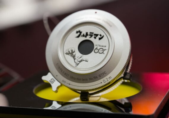 SG-image 18mm f/6.3 bản kỷ niệm 60 năm Ultraman