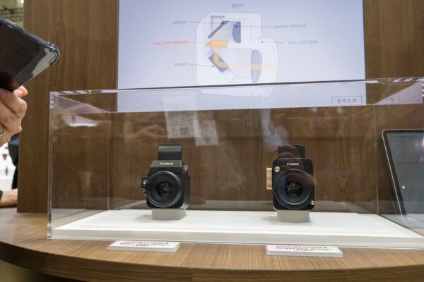 mô hình máy ảnh canon mới