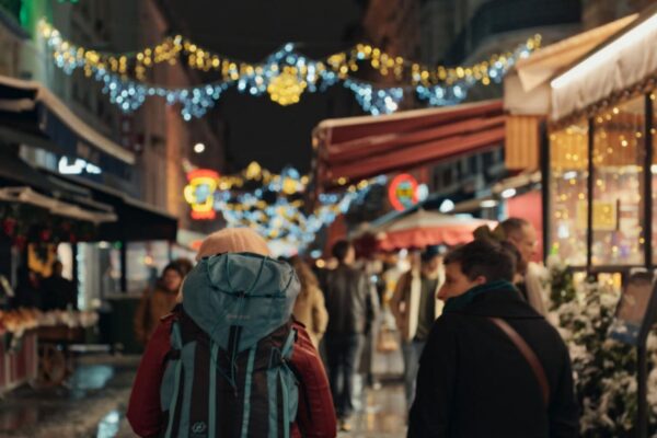 ra mắt Zeiss Aatma T1.5