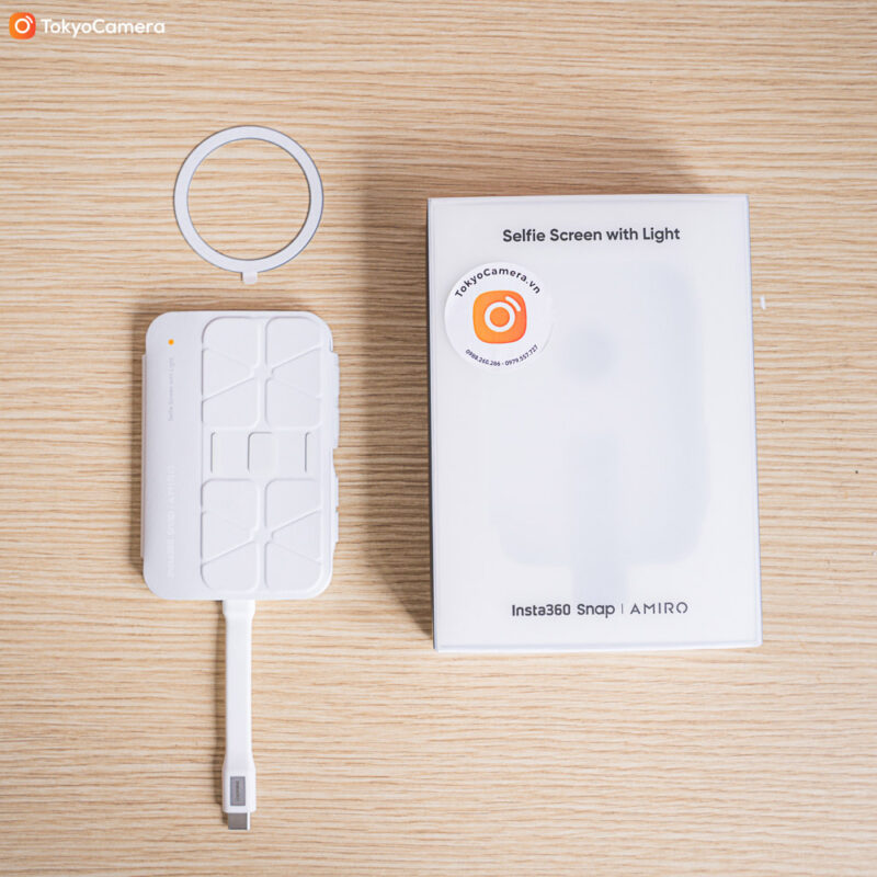 Insta360 Snap (Selfie Screen with Light)