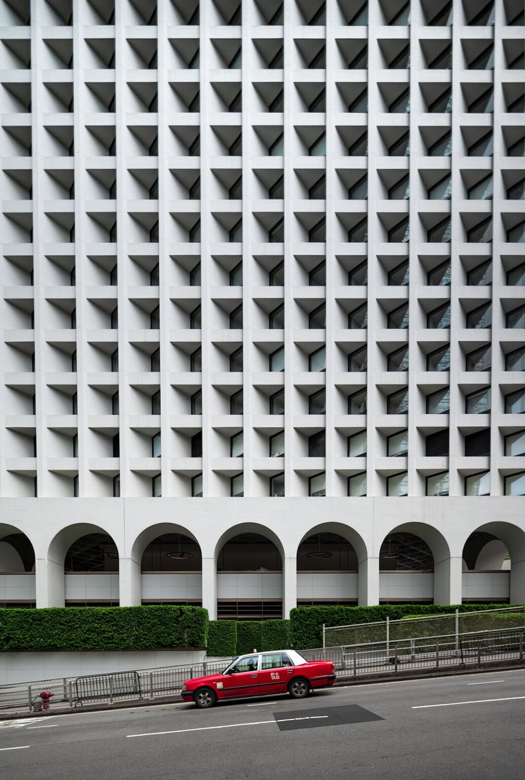 Laowa 17mm f/4 Zero-D Tilt-Shift