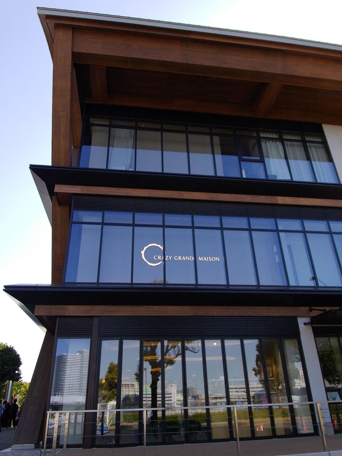 ra mắt Yashica Journey