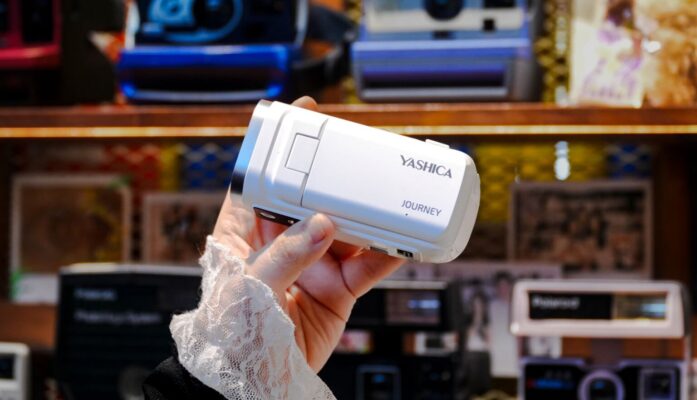 ra mắt Yashica Journey