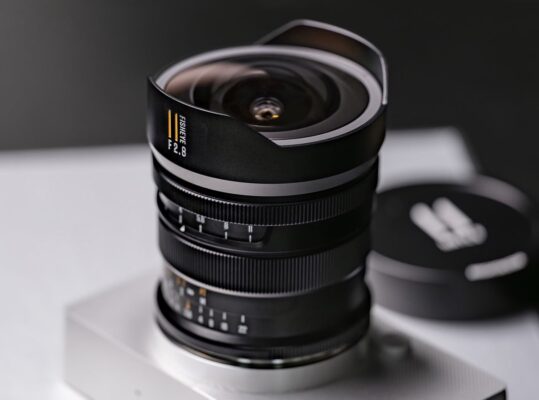 ra mắt Brightin Star 11mm f/2.8 II