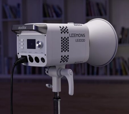 ra mắt Godox Litemons LE200D