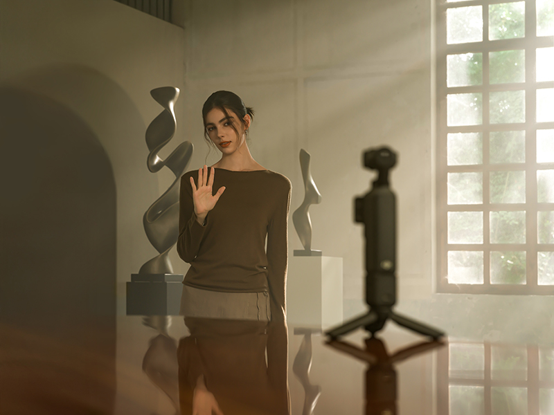 DJI Osmo Pocket 4 (Creator Combo)