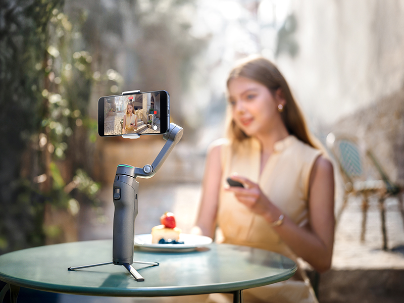ra mắt dji osmo mobile 8p