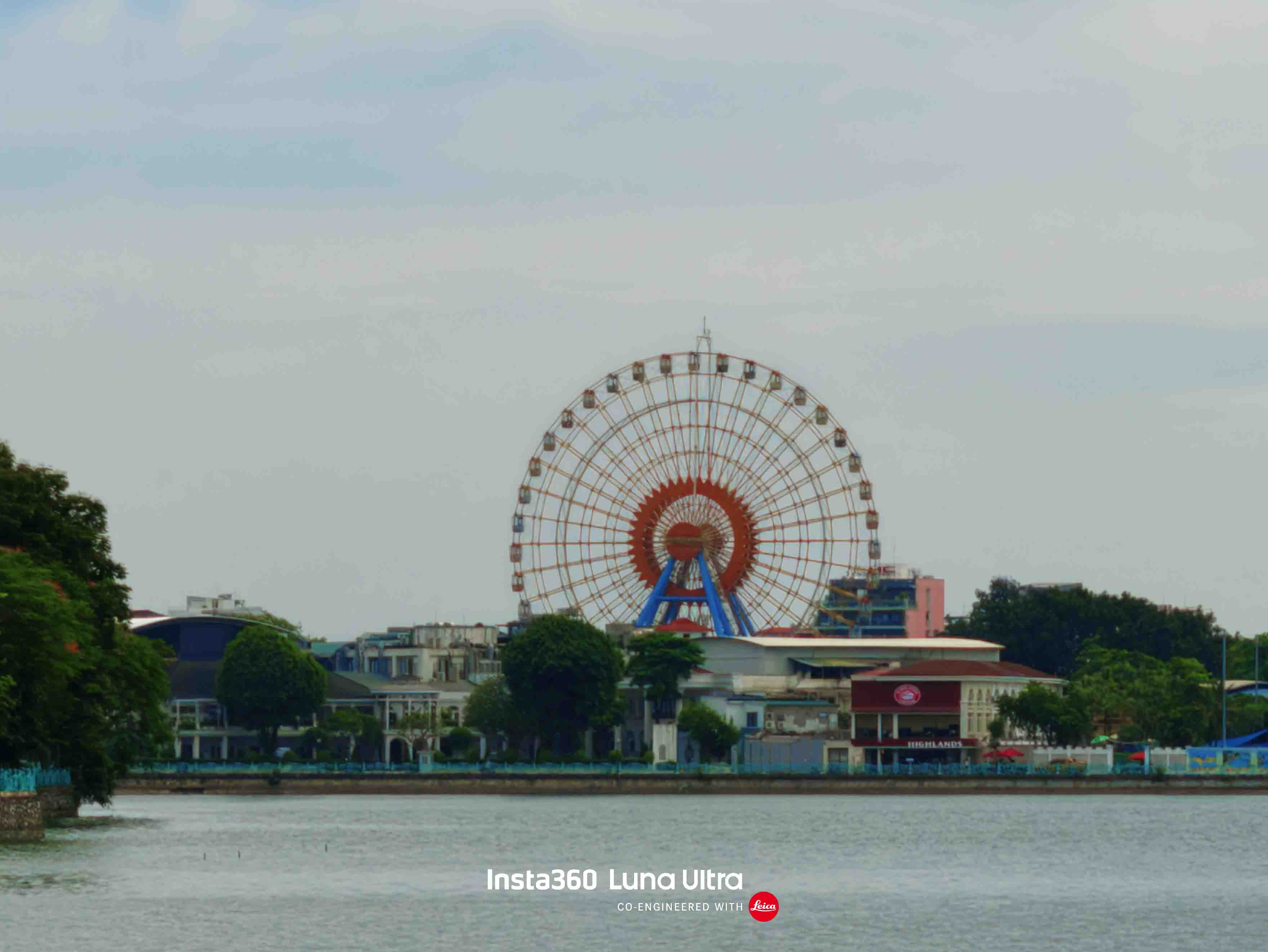 đánh giá insta360 luna ultra