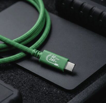 ra mắt Glyph Atom EX80