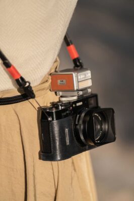 ra mắt Harlowe Pocket Flash